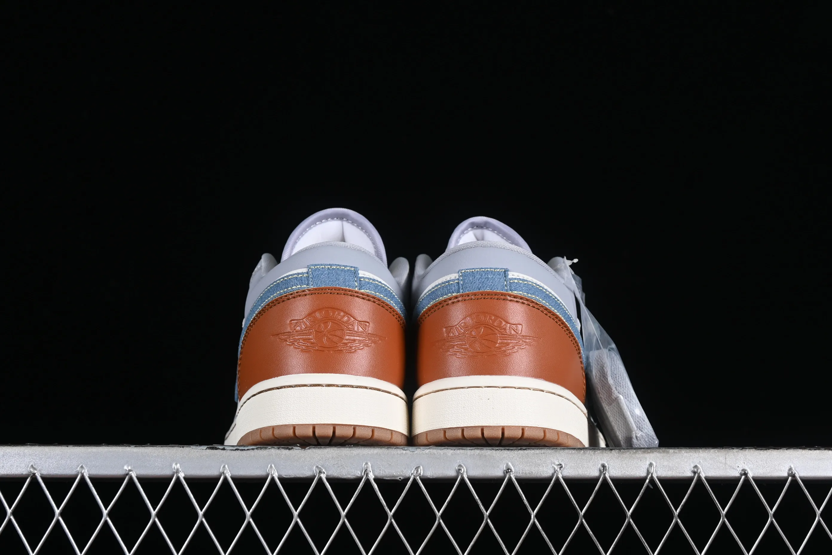 All categories Air Jordan Jordan series basketball shoes Air Jordan 1 Low Air Jordan 1 Low AJ1 Joe 1 contrast denim low-top cultural casual sneakers FZ5046-041